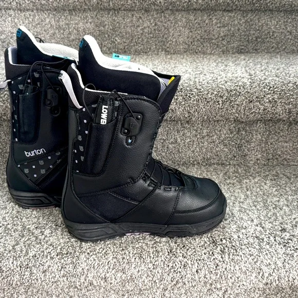 Size 5.5 Women’s Burton Mint Snowboard Boots - Picture 2 of 5